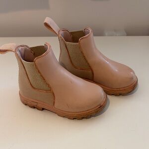 Native light pink Ankle Boots
